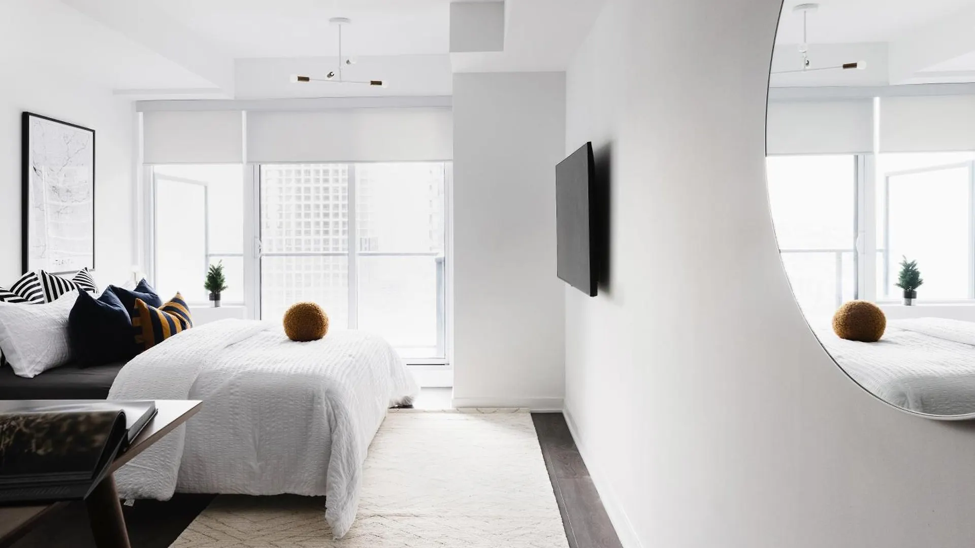Lovely Suite In Heart Of Downtown Toronto B3 Apartment